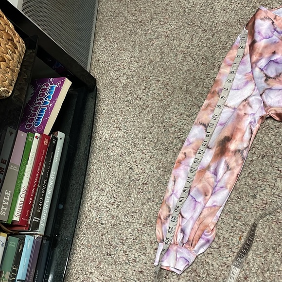 New dynamite satin skirt set - Picture 6 of 12